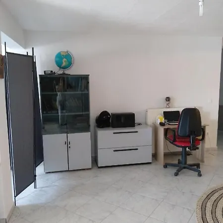 Potamos Apartament *